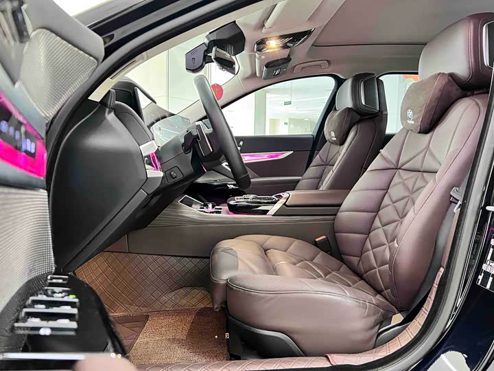 Фото 7 - BMW 7 Series