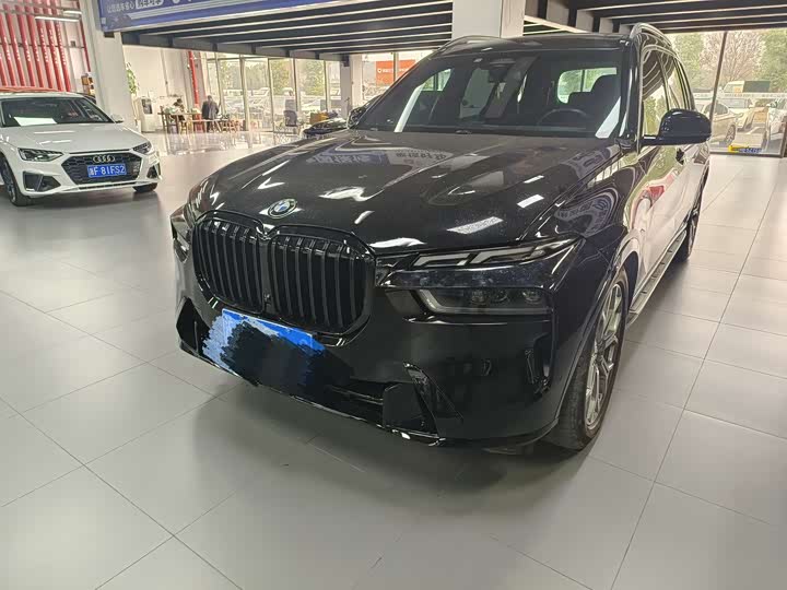 Фото 1 - BMW X7