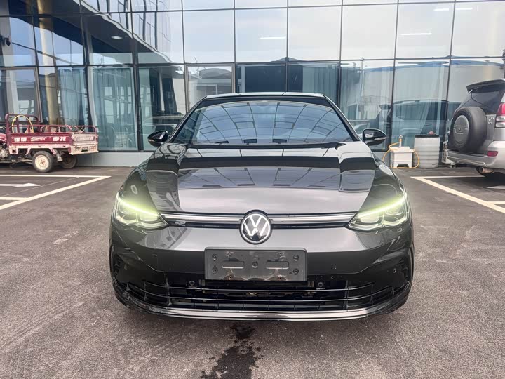 Фото 2 - Volkswagen Golf