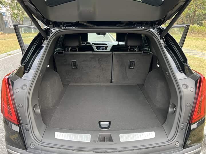 Фото 4 - Cadillac XT5