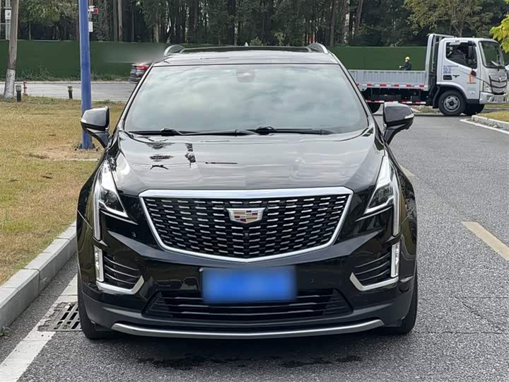 Фото 8 - Cadillac XT5