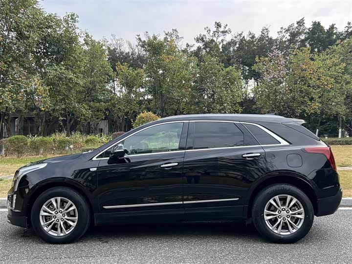 Фото 9 - Cadillac XT5