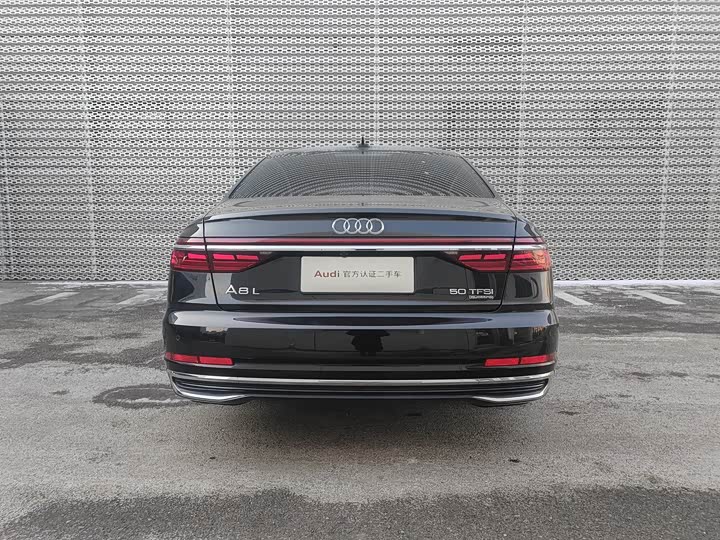 Фото 5 - Audi A8