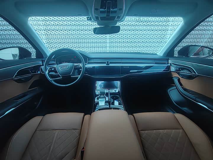 Фото 7 - Audi A8