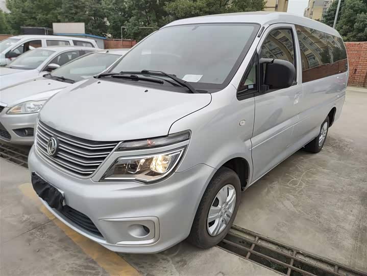 Фото 2 - Dongfeng Forthing Lingzhi M5