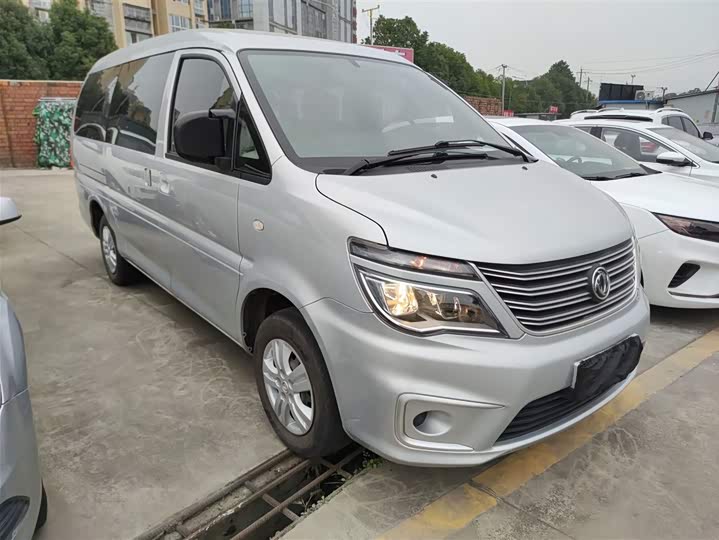 Фото 4 - Dongfeng Forthing Lingzhi M5