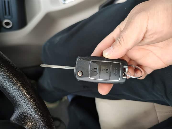 Фото 9 - Dongfeng Forthing Lingzhi M5