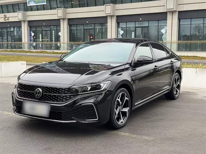 Фото 2 - Volkswagen Passat