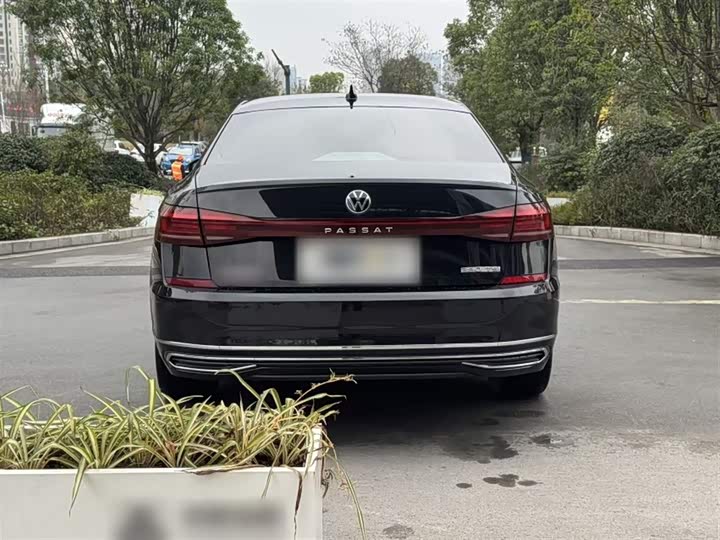 Фото 8 - Volkswagen Passat