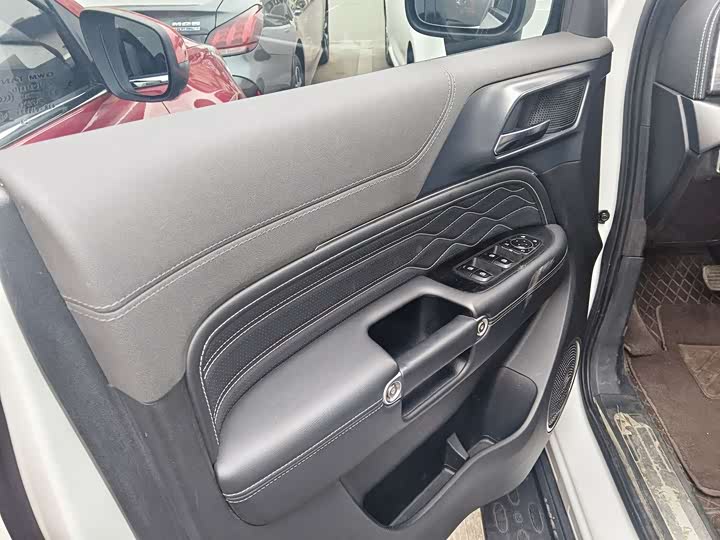 Фото 7 - Tank 300