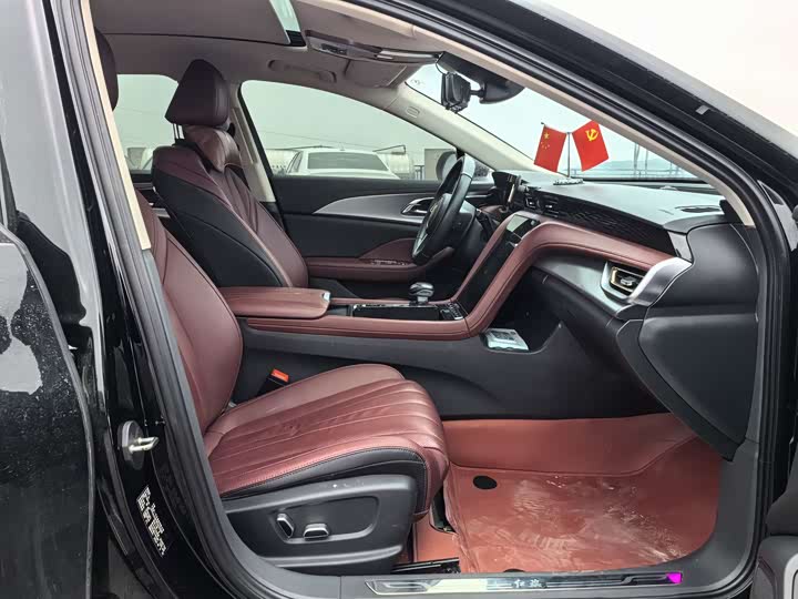 Фото 5 - Hongqi H5