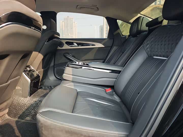 Фото 5 - Hongqi H9