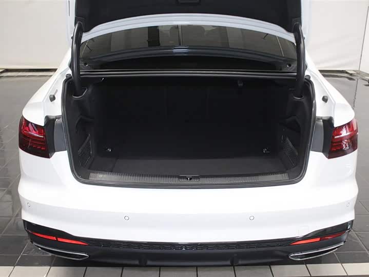 Фото 7 - Audi A4L