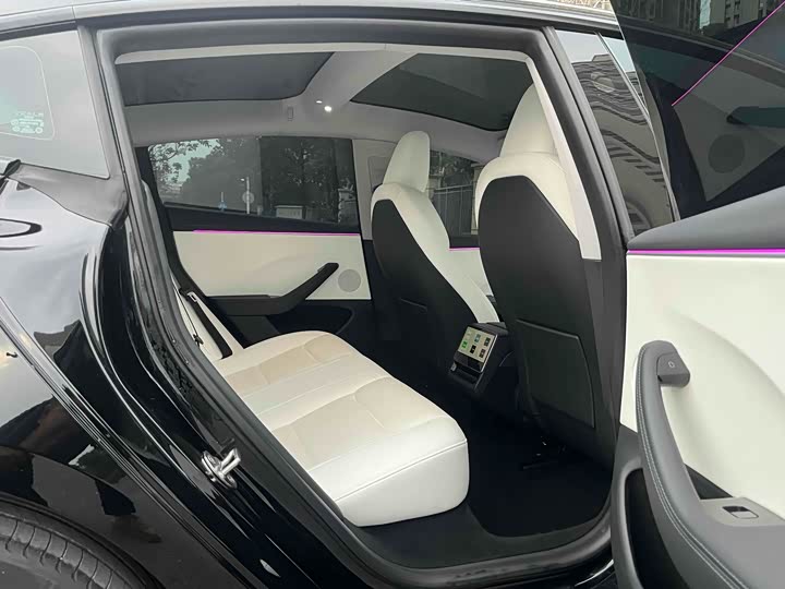 Фото 5 - Tesla Model 3