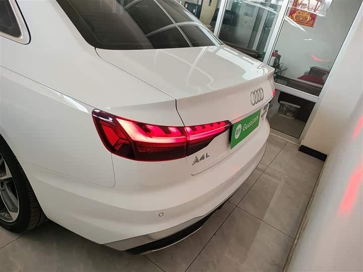 Фото 6 - Audi A4L