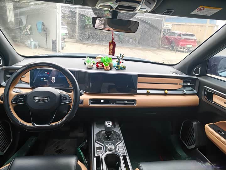 Фото 4 - Geely Icon