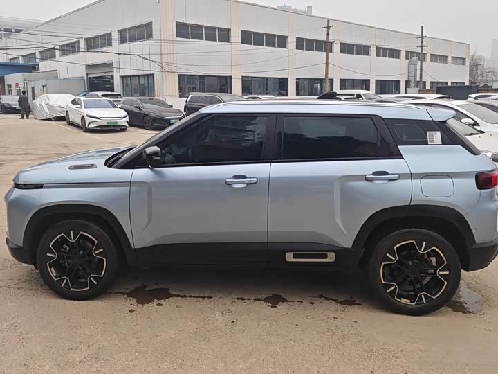 Фото 8 - Geely Icon