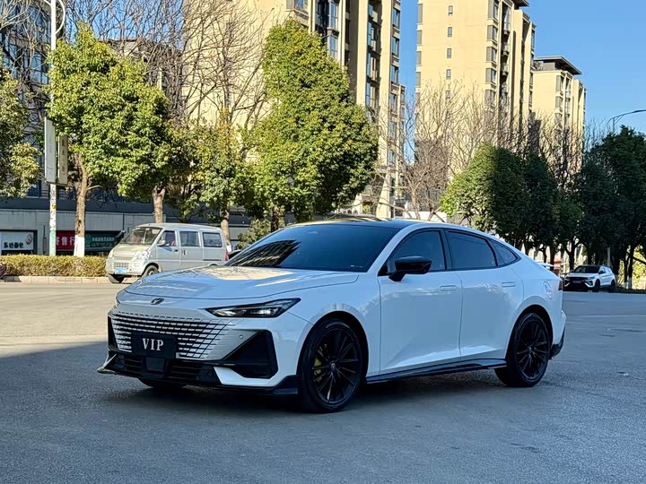 Фото 1 - Changan UNI-V