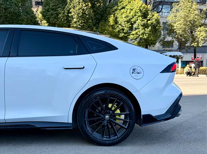 Фото 5 - Changan UNI-V