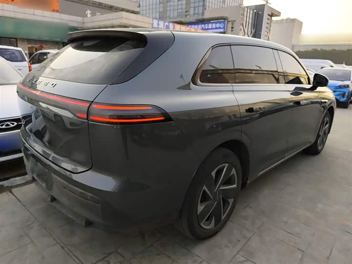 Фото 7 - Exeed Sterra ET