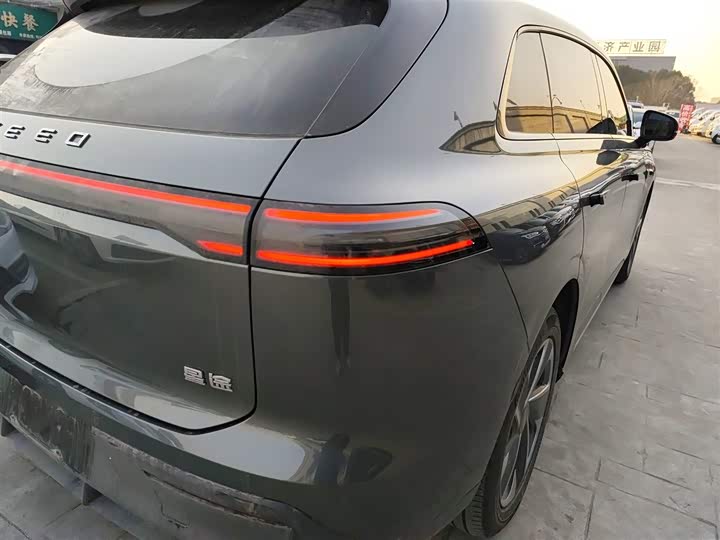 Фото 8 - Exeed Sterra ET