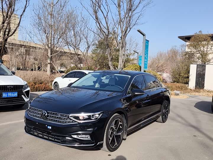 Фото 1 - Volkswagen Magotan