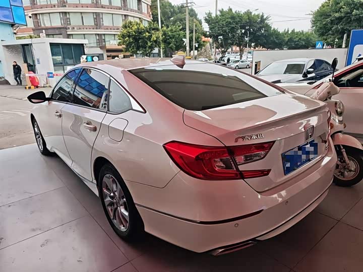 Фото 5 - Honda Accord