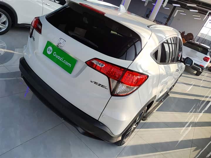 Фото 7 - Honda Vezel