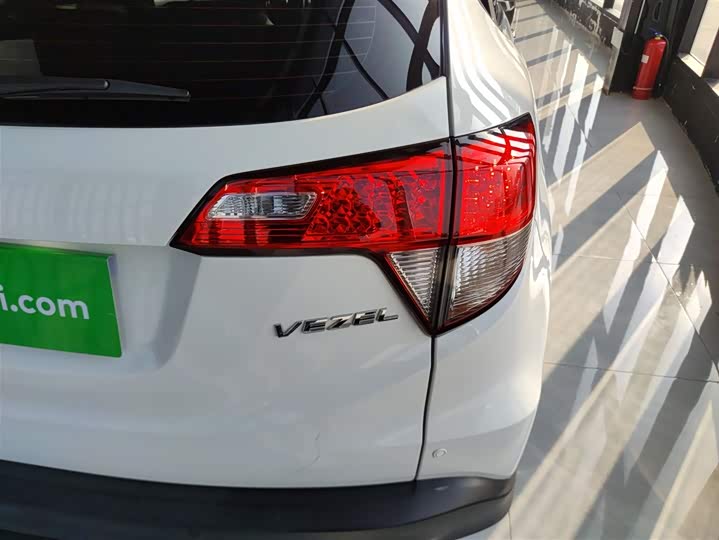 Фото 8 - Honda Vezel