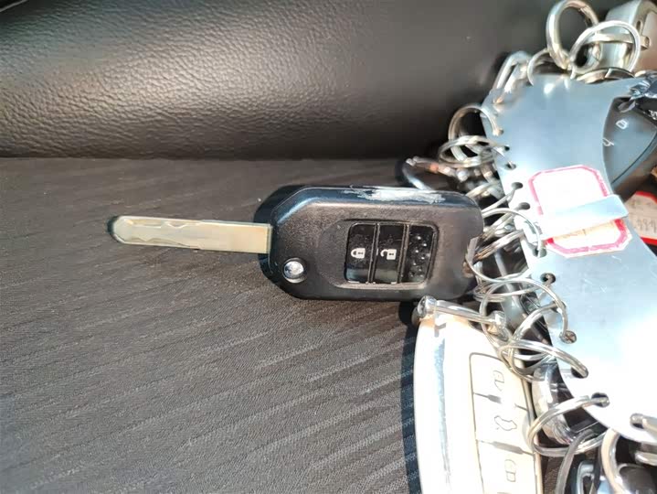 Фото 9 - Honda Vezel