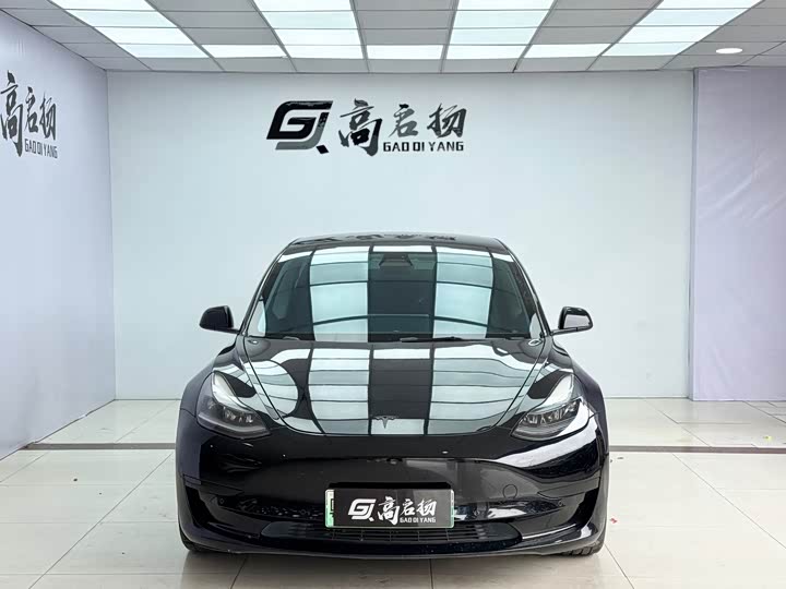 Фото 2 - Tesla Model 3