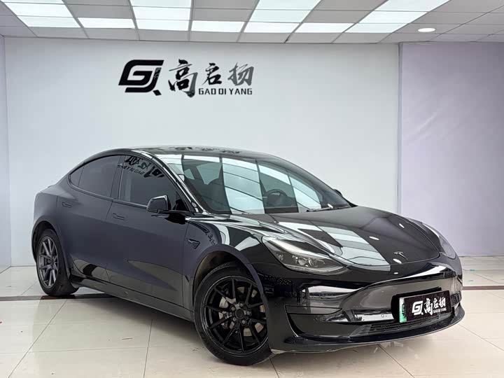 Фото 3 - Tesla Model 3