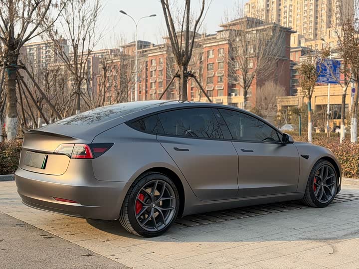 Фото 5 - Tesla Model 3