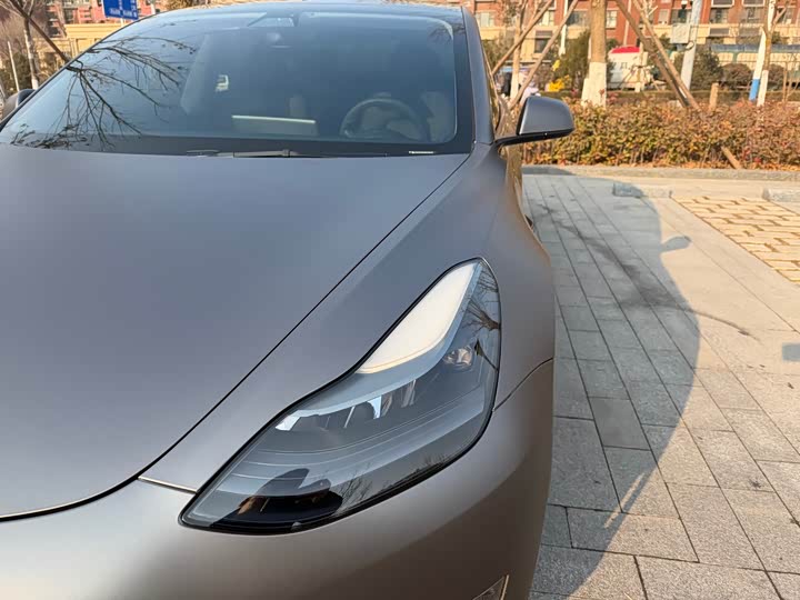 Фото 9 - Tesla Model 3
