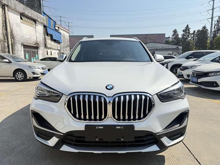 Фото 2 - BMW X1