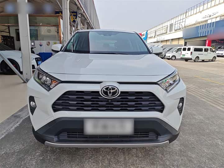 Фото 3 - Toyota RAV4