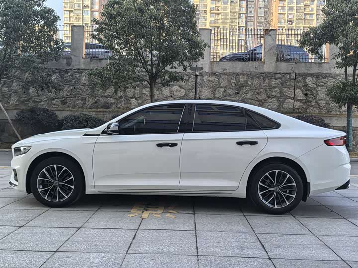 Фото 8 - Geely Preface