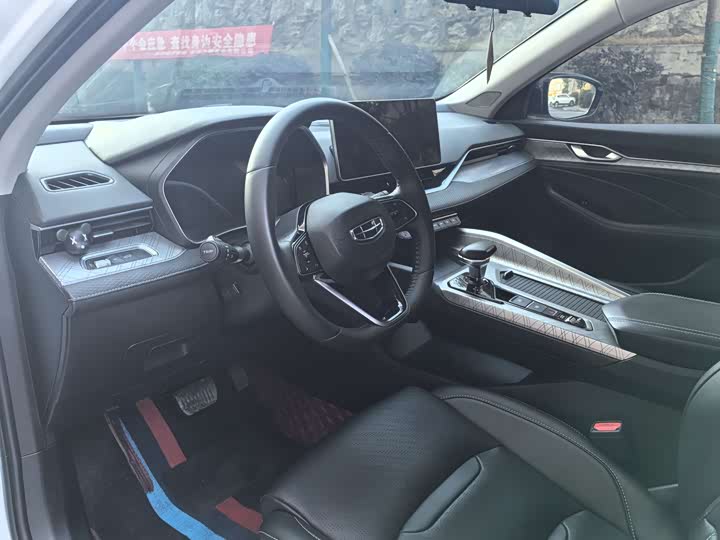 Фото 9 - Geely Preface