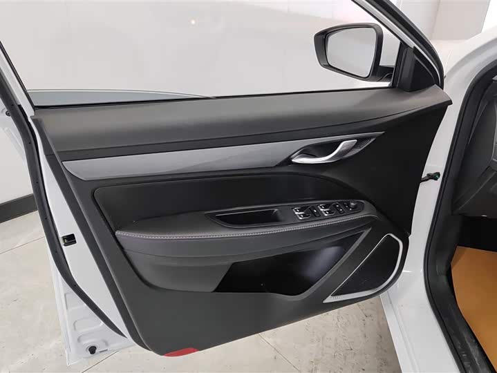 Фото 7 - Geely Emgrand