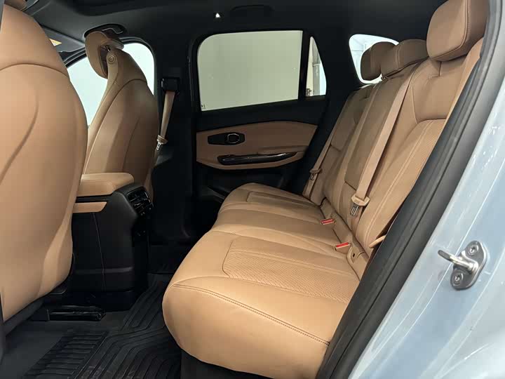 Фото 7 - Nio ES6