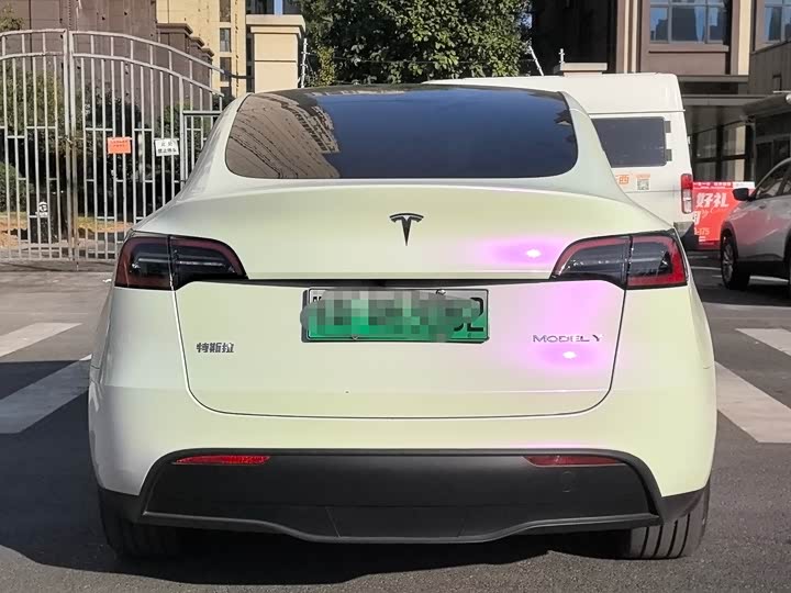 Фото 8 - Tesla Model Y