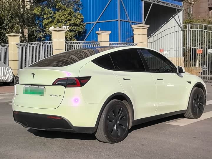 Фото 9 - Tesla Model Y