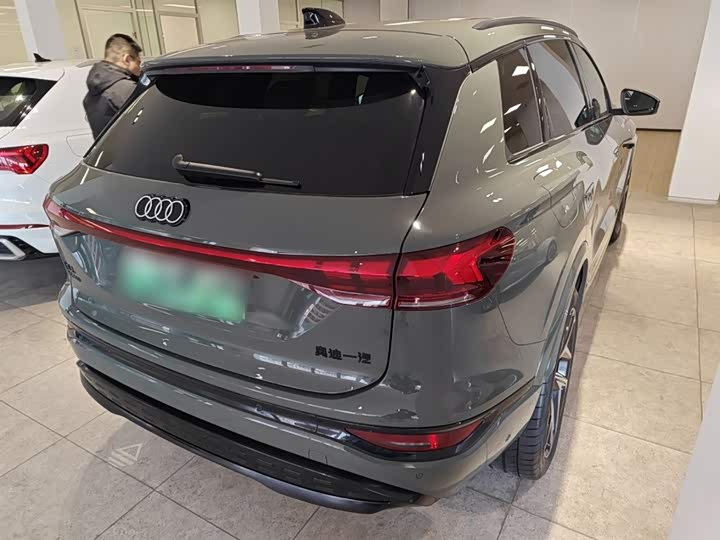Фото 7 - Audi Q6L e-tron