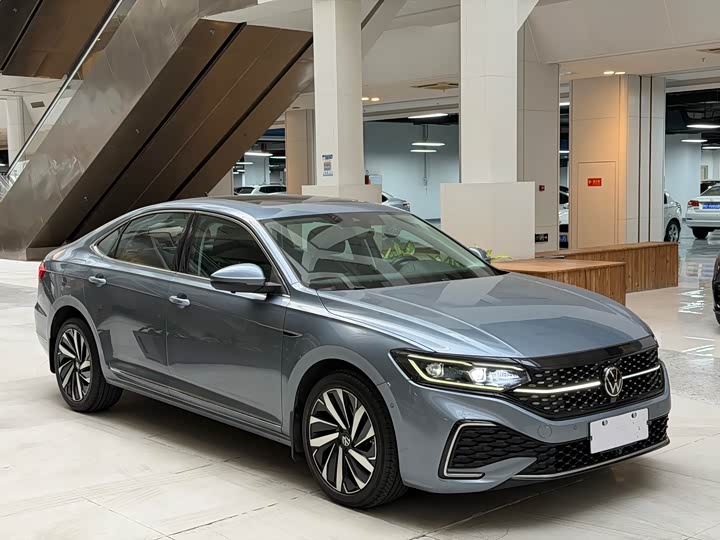 Фото 3 - Volkswagen Passat