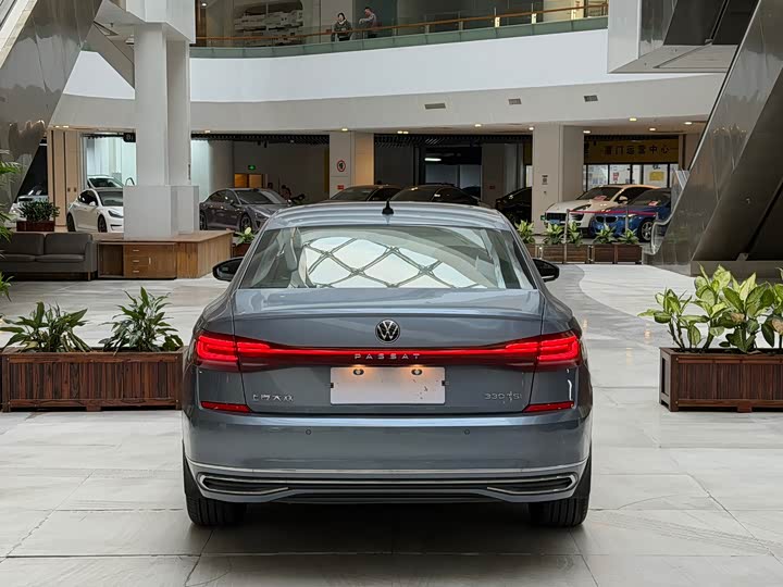 Фото 5 - Volkswagen Passat