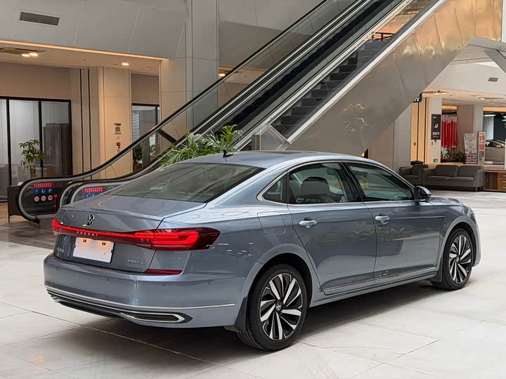 Фото 6 - Volkswagen Passat