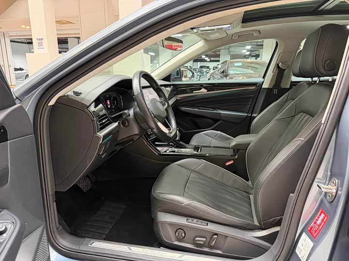 Фото 9 - Volkswagen Passat