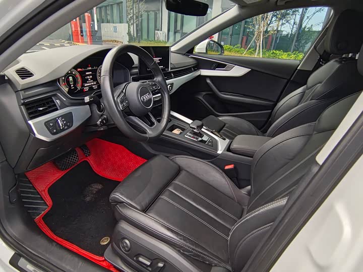 Фото 5 - Audi A4L