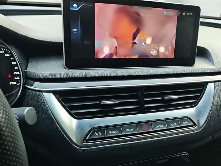 Фото 6 - Hongqi H5