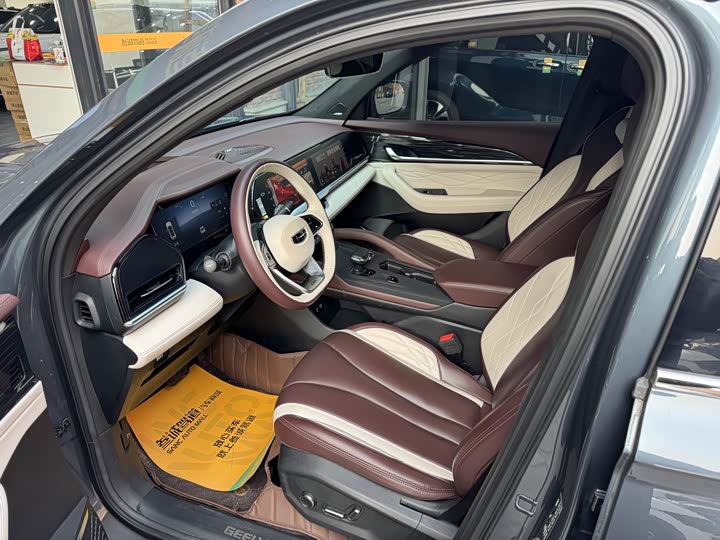 Фото 8 - Geely Monjaro